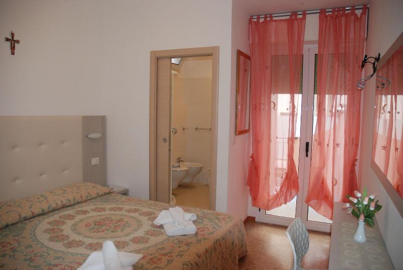 Hotel Aurora Misano Adriatico Esterno foto