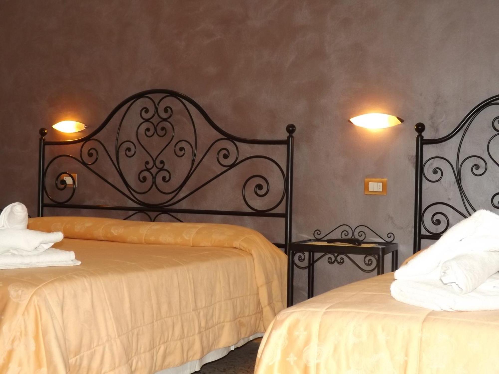Hotel Aurora Misano Adriatico Esterno foto