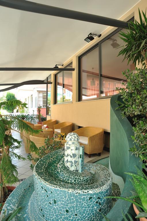 Hotel Aurora Misano Adriatico Esterno foto